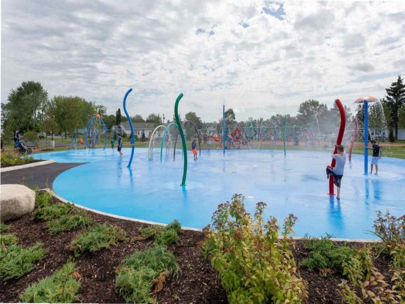 Spray & Splash Pads