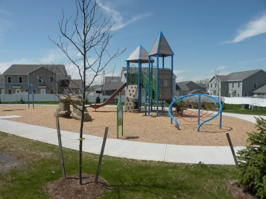 fort-drum-mountain-community-homes-playground-new-york_14224202235_o