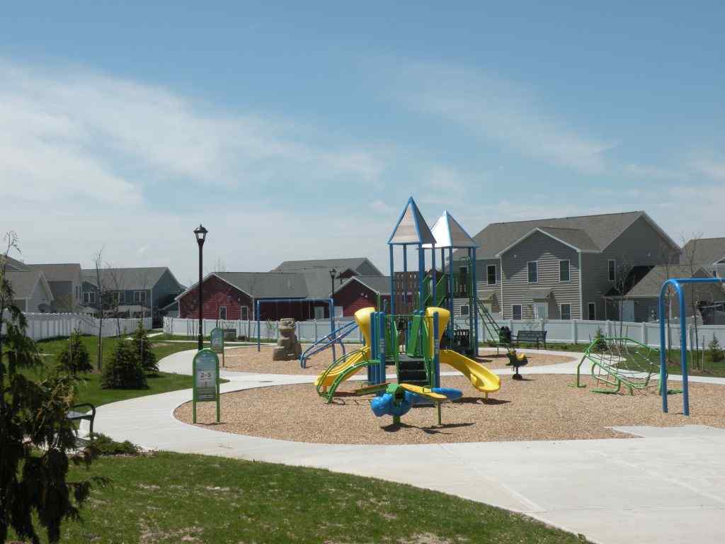 fort-drum-mountain-community-homes-playground---new-york_14037546848_o