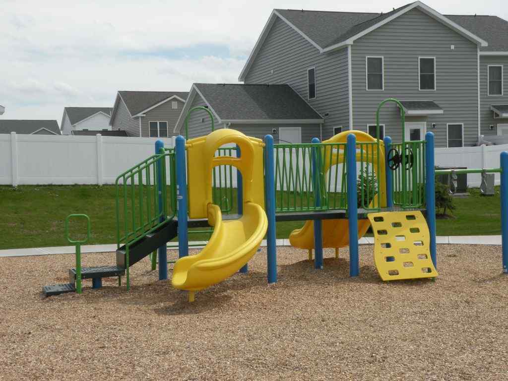 fort-drum-mountain-community-homes-playground---new-york_14037616207_o